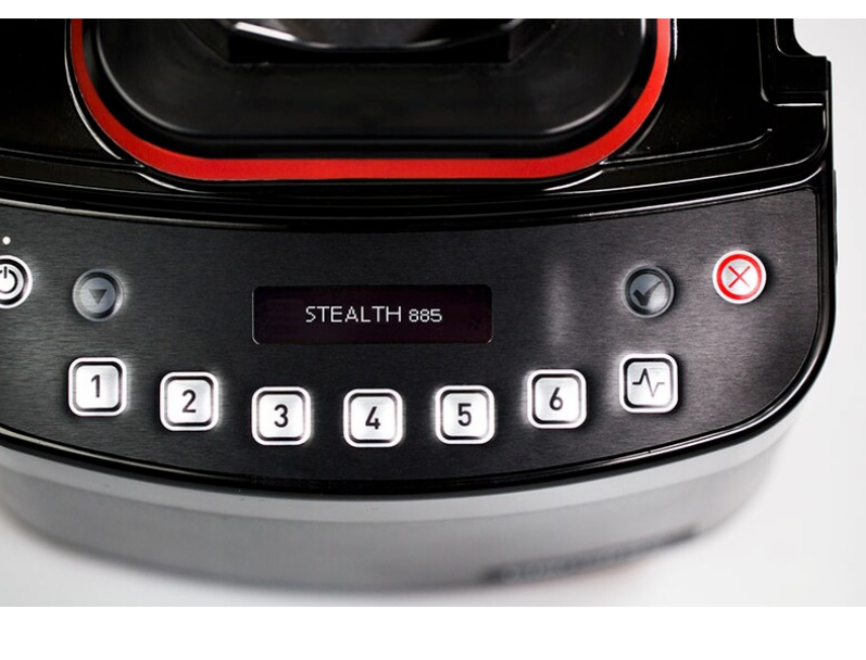 BLENDTEC - S885D2101-EUB1GB1A - Frullatore STEALTH 885 con 2 caraffe FOURSIDE con coperchio piatto morbido (1800 W) - (3,8 HP)